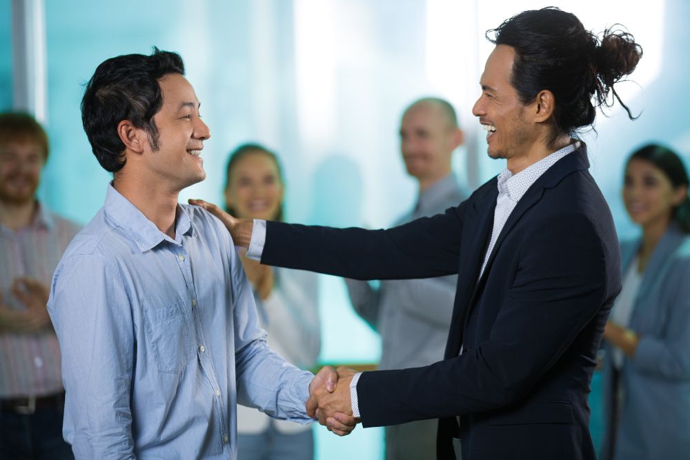 95 Heartwarming Ways To Recognize Employees for A Job Well Done
